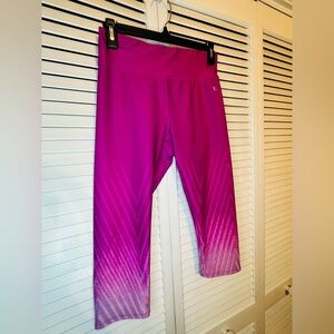 🌸 Danskin Fitted 4-6 Woman’s Pink Active Capri Leggings Athletic Performance